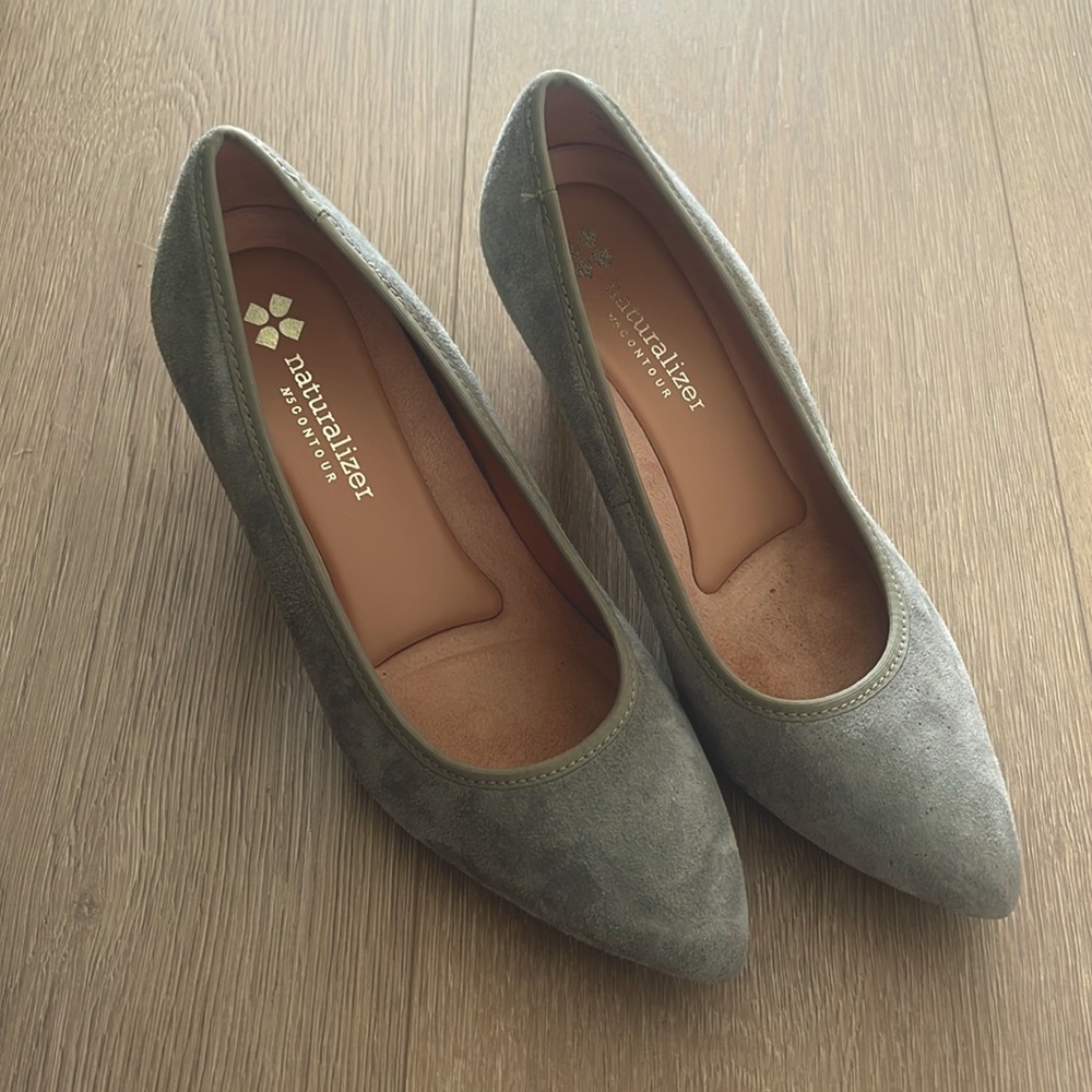 Naturalizer kitten heels